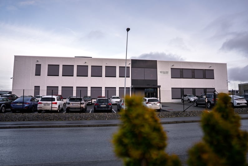 The picture shows Hatteland Technology's new production facility as it appears from the outside.