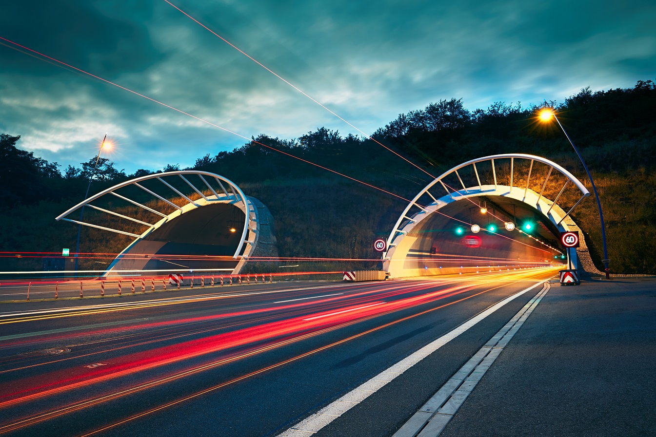 highway-tunnel-at-night-P4AR8HD